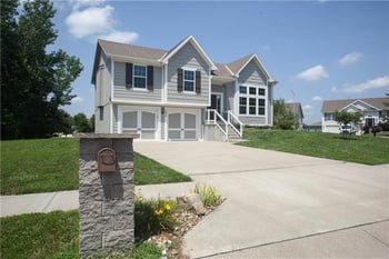 8908 NE 117th Ter, Kansas City, MO 64157