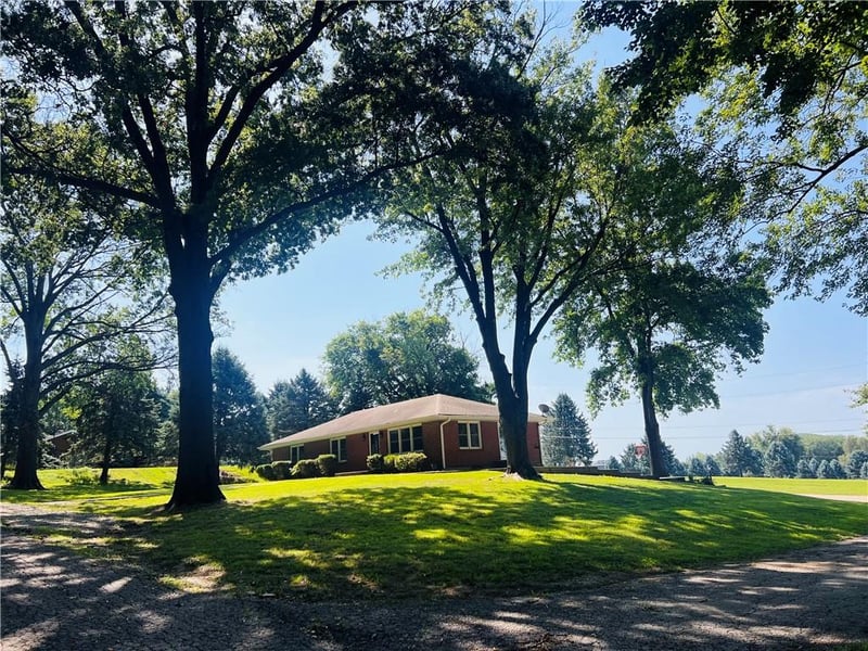 4 Neumann Dr, Atchison, KS 66002