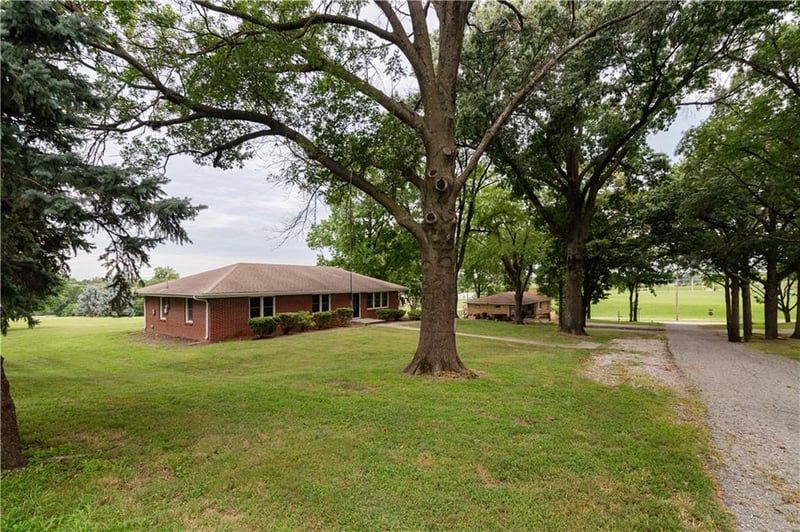 4 Neumann Dr, Atchison, KS 66002