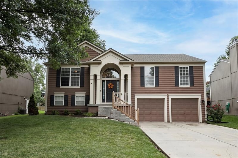 15874 158th St, Olathe, KS 66062
