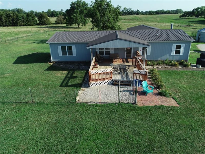 29231 375th St, Osawatomie, KS 66064