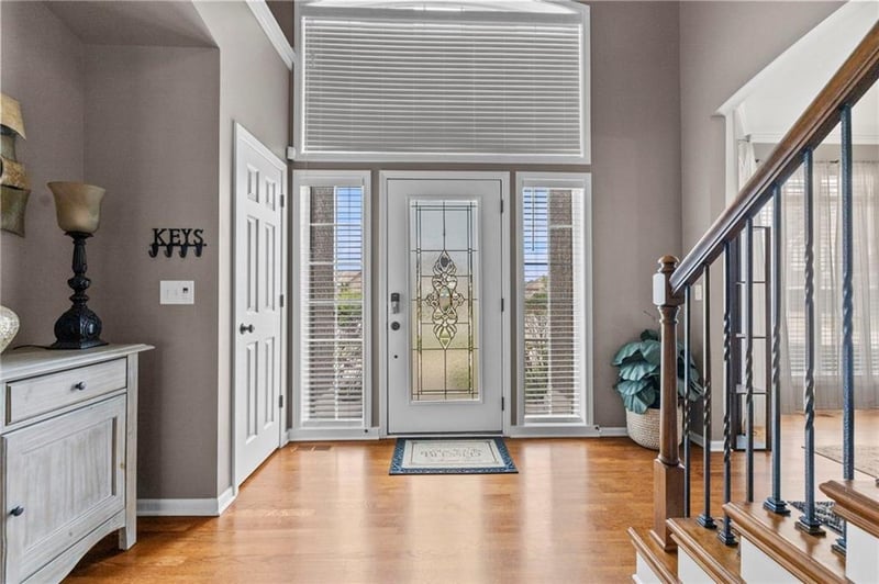 1441 Daltons Ridge Dr, Lee's Summit, MO 64064