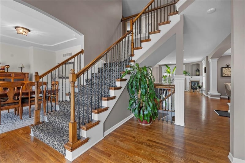 1441 Daltons Ridge Dr, Lee's Summit, MO 64064