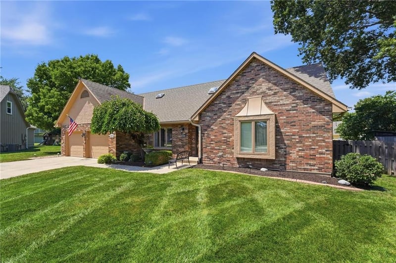 9314 117th St, Overland Park, KS 66210