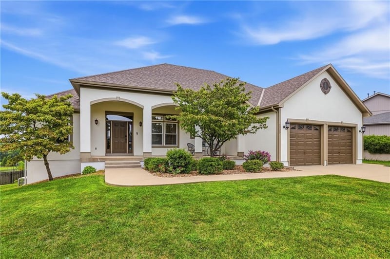 1713 Remington St, Pleasant Hill, MO 64080