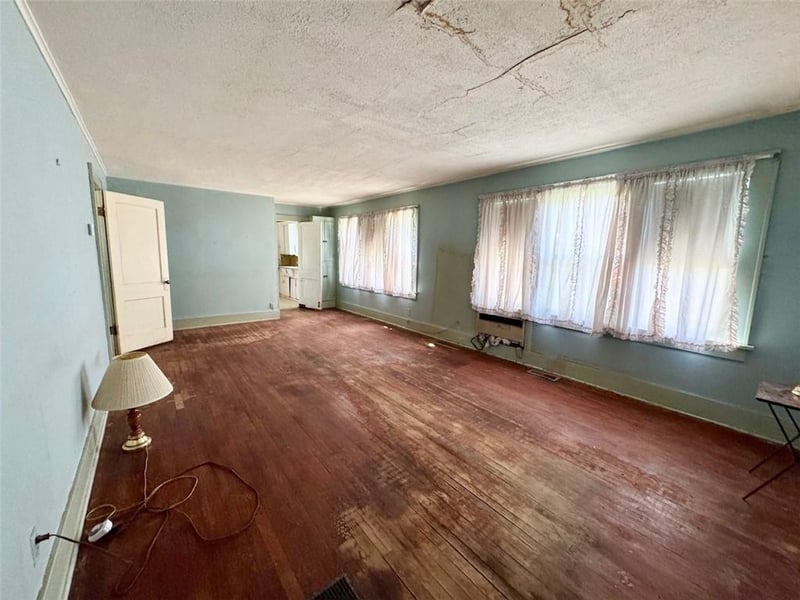 2319 Circle Dr, St Joseph, MO 64505
