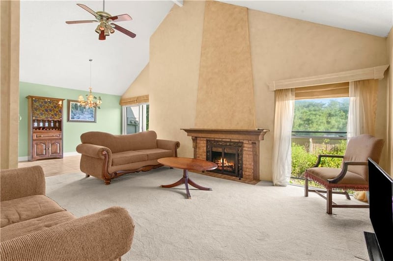 7916 Colony Ln, Lenexa, KS 66215