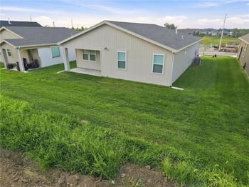 1705 NW 105th Ter, Kansas City, MO 64155