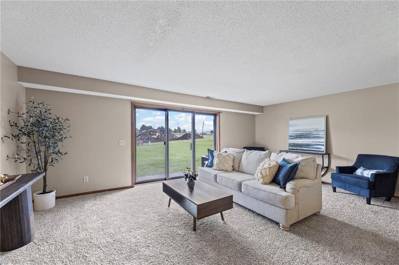 1113 Durham Dr, Paola, KS 66071
