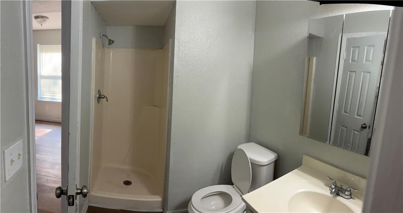 7037 Indiana Ave, Kansas City, MO 64132