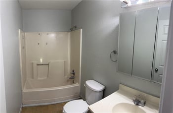7037 Indiana Ave, Kansas City, MO 64132