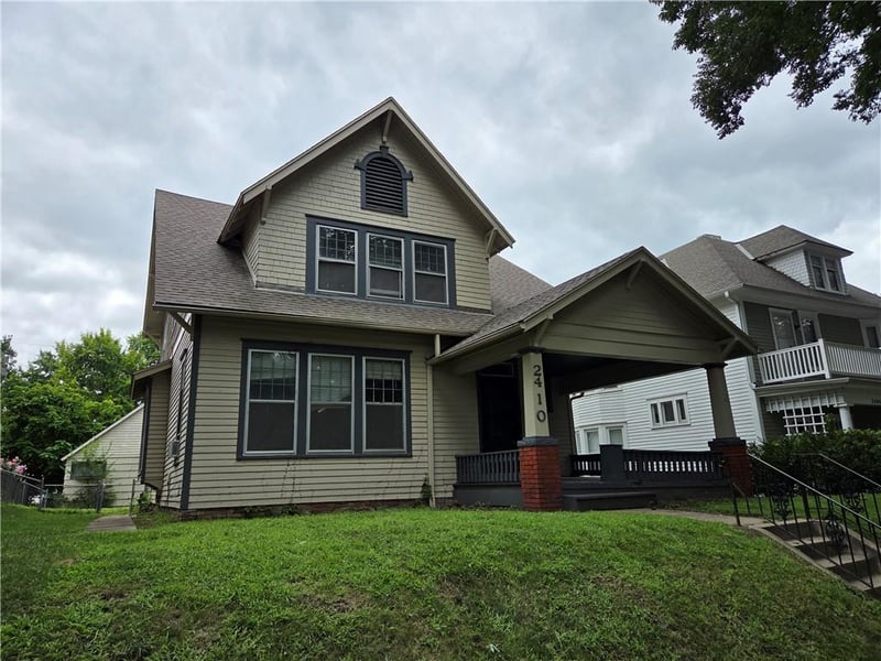2410 Faraon St, St Joseph, MO 64501