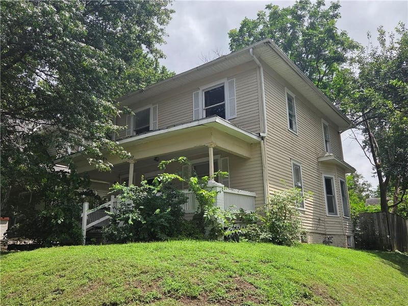 2902 Lafayette St, St Joseph, MO 64507
