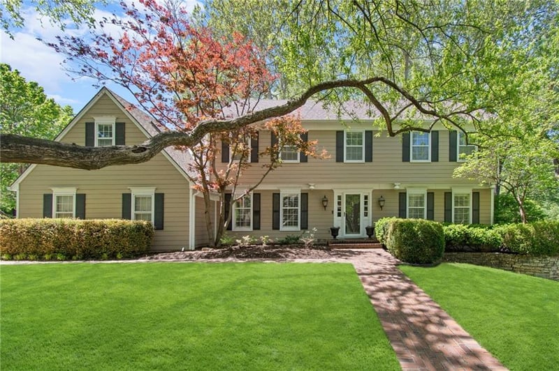 8740 Ensley Ln, Leawood, KS 66206