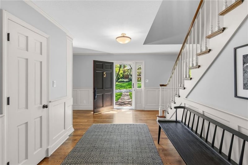 8740 Ensley Ln, Leawood, KS 66206