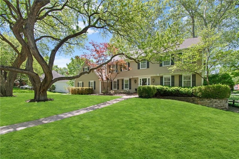8740 Ensley Ln, Leawood, KS 66206