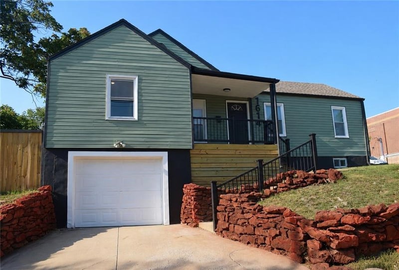 1614 85th St, Kansas City, MO 64131