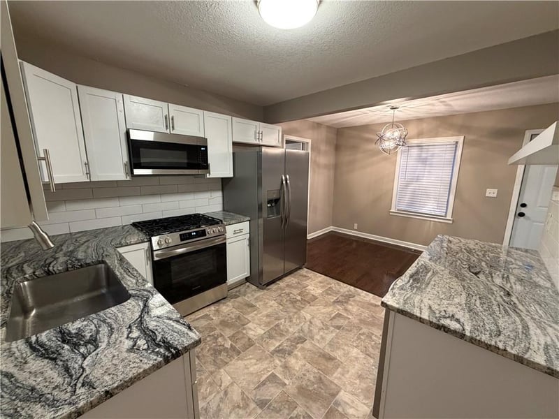 1614 E 85th St, Kansas City, MO 64131