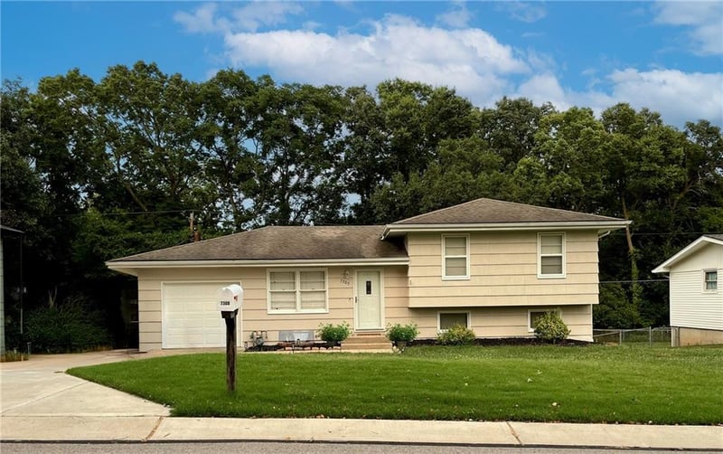 7309 Avalon St, Kansas City, MO 64152