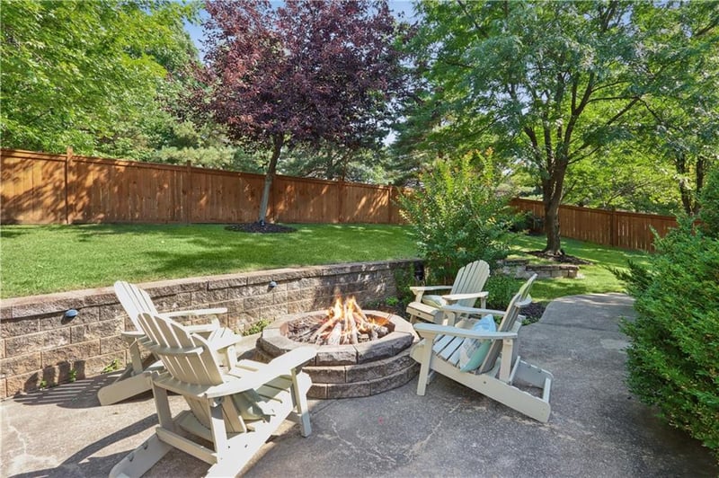 14320 Ballentine St, Overland Park, KS 66221