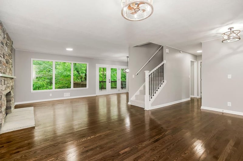 6807 Walnut St, Kansas City, MO 64118