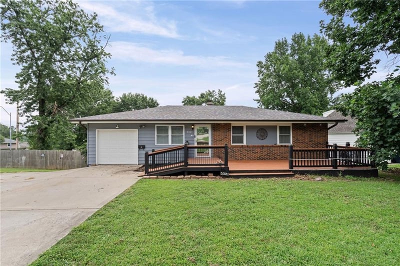5321 Richmond Ave, Kansas City, MO 64119