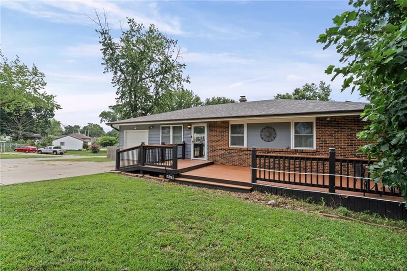 5321 Richmond Ave, Kansas City, MO 64119