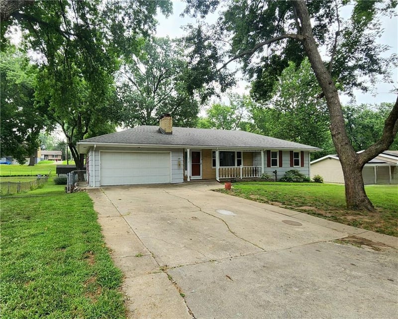 2701 Maybrook Ave, Independence, MO 64057