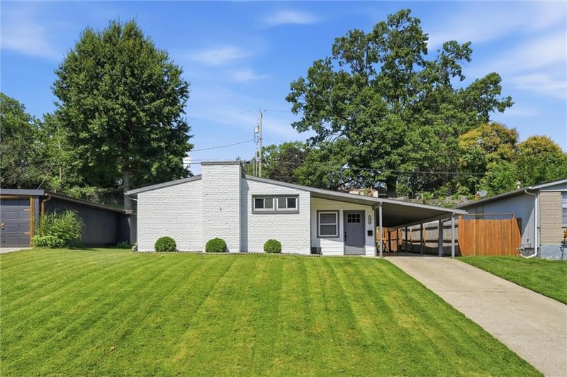 1018 Appleton Ave, Independence, MO 64053