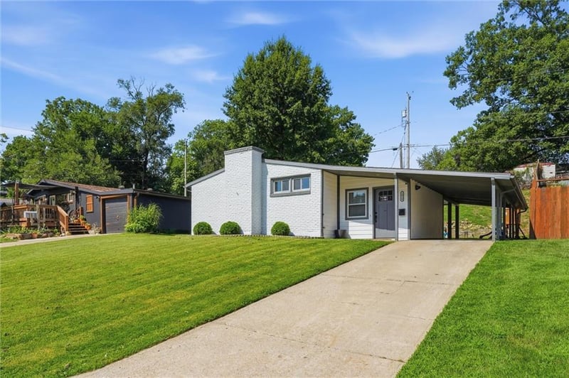 1018 Appleton Ave, Independence, MO 64053
