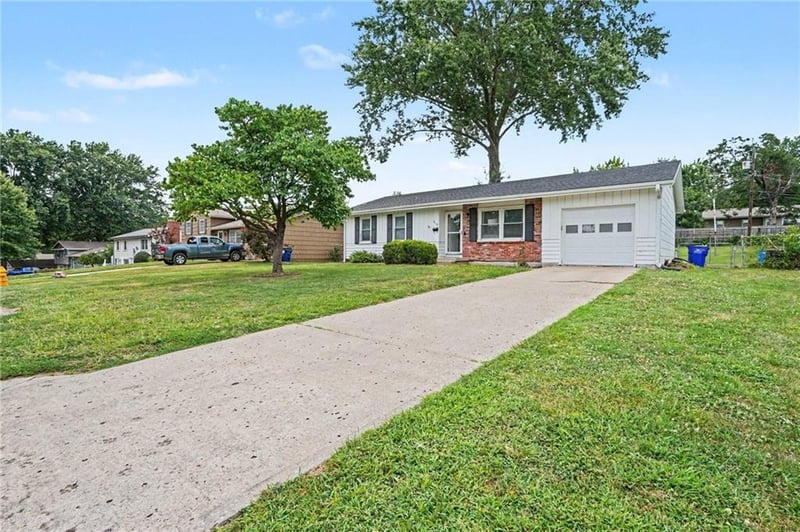 3110 66th St, Gladstone, MO 64119