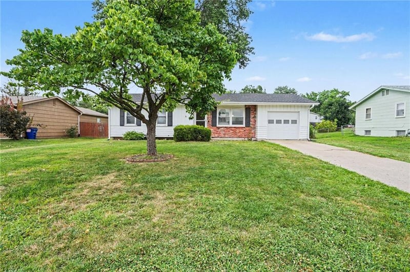 3110 66th St, Gladstone, MO 64119