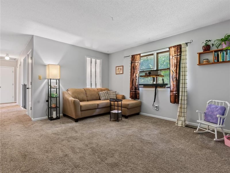402 Clinton St, Lathrop, MO 64465