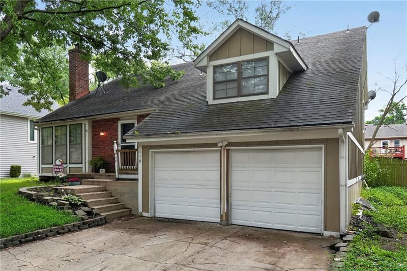 110 Nelson Cir, Olathe, KS 66061