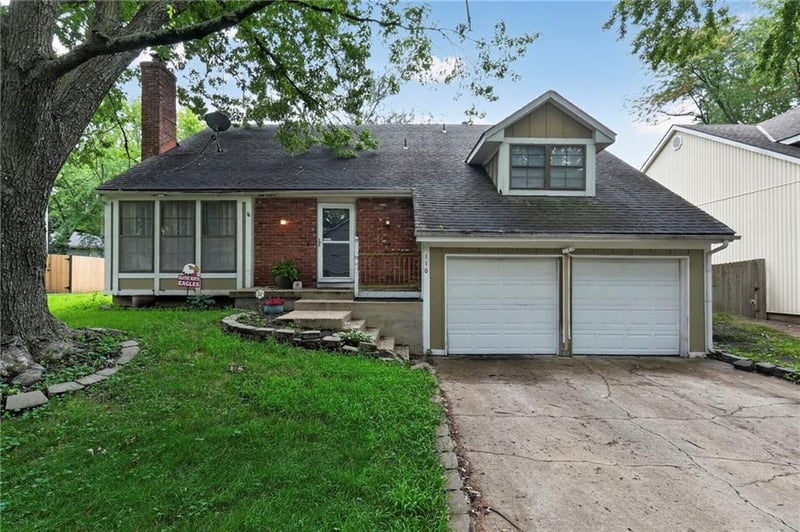 110 Nelson Cir, Olathe, KS 66061