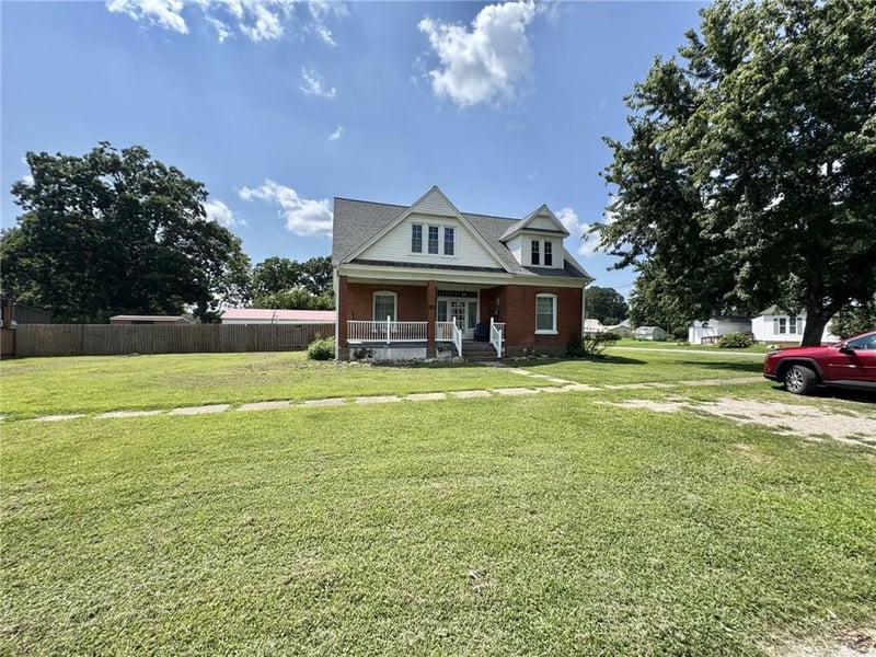 200 Moulton St, Leeton, MO 64761