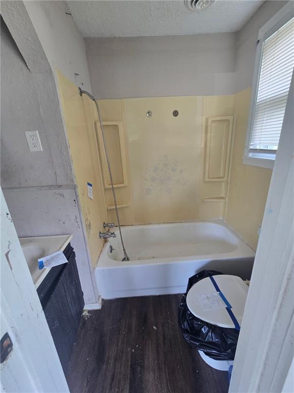 809 Lexington St, Richmond, MO 64085