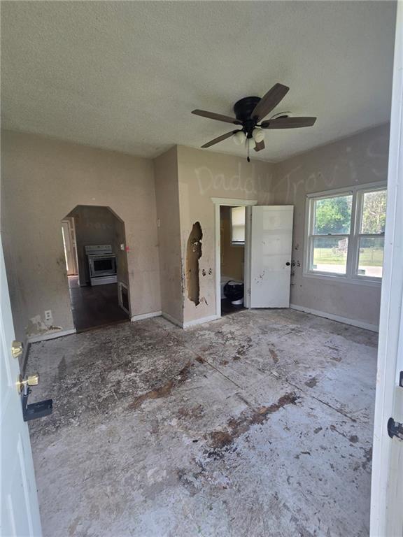 809 Lexington St, Richmond, MO 64085