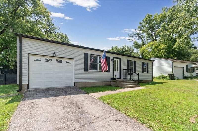 1717 Ellison Way, Independence, MO 64050