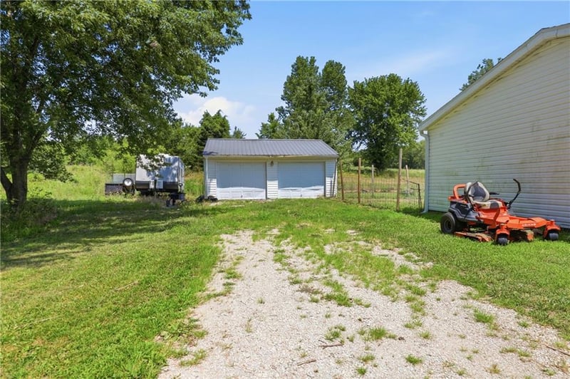 31 600th Rd, Warrensburg, MO 64093