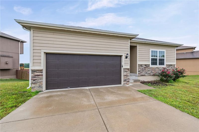 705 111th Ter, Kansas City, MO 64155