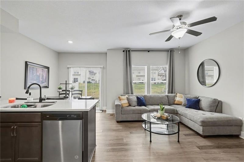 316 5th Ter, Louisburg, KS 66053