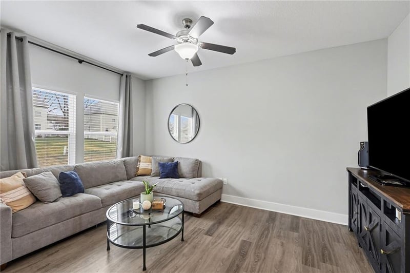 316 5th Ter, Louisburg, KS 66053