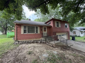 5401 Smalley Ave, Kansas City, MO 64129