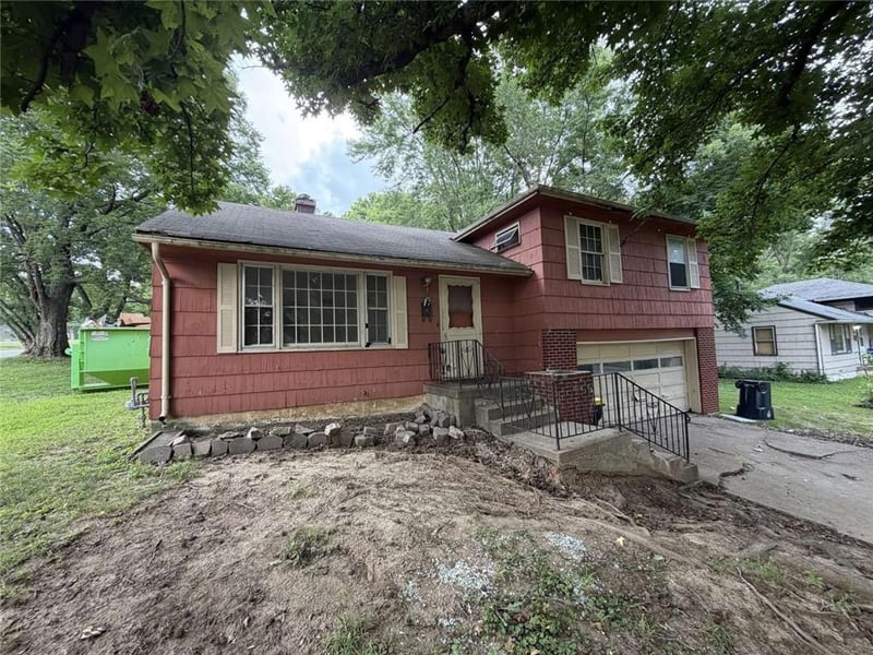 5401 Smalley Ave, Kansas City, MO 64129