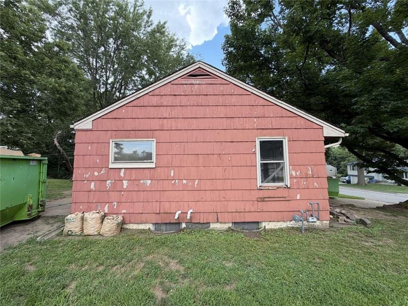 5401 Smalley Ave, Kansas City, MO 64129