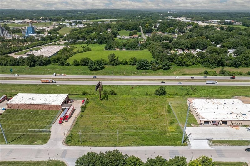 3702 S Leonard Rd, St Joseph, MO 64503