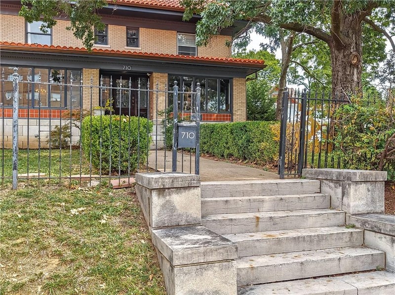 710 E Armour Blvd, Kansas City, MO 64109