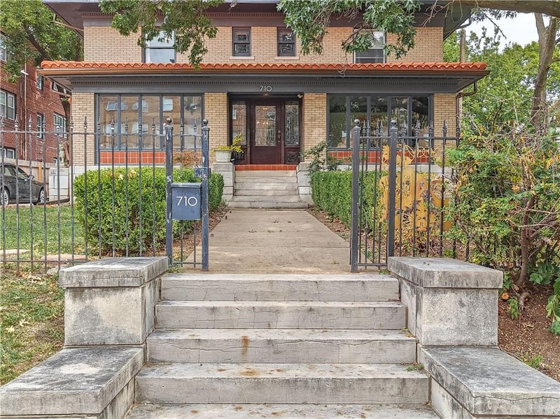 710 E Armour Blvd, Kansas City, MO 64109