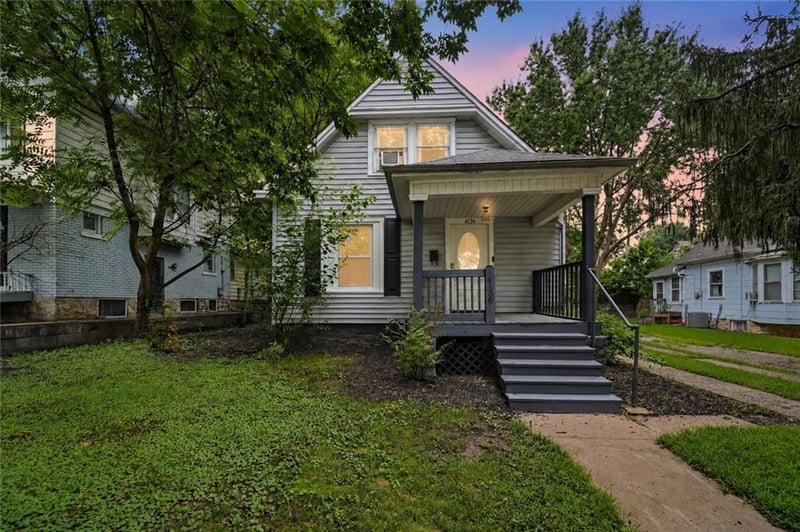 4136 Holly St, Kansas City, MO 64111